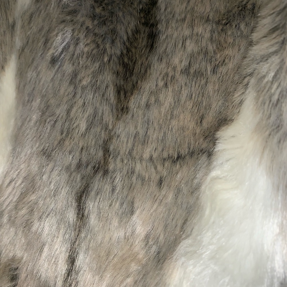 Aeropostale faux fur vest - Picture 5 of 6